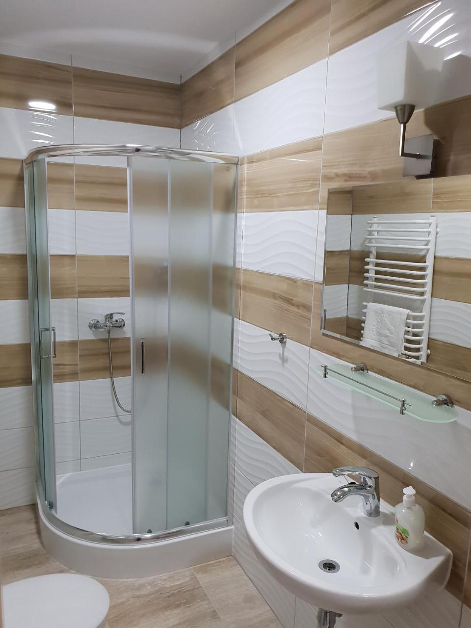 Hotel Pod Strzecha 키엘체 외부 사진